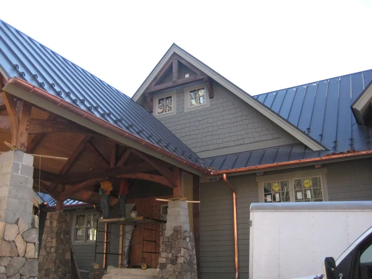Craftsman Roofing team delivering quality roofing work in Pineton